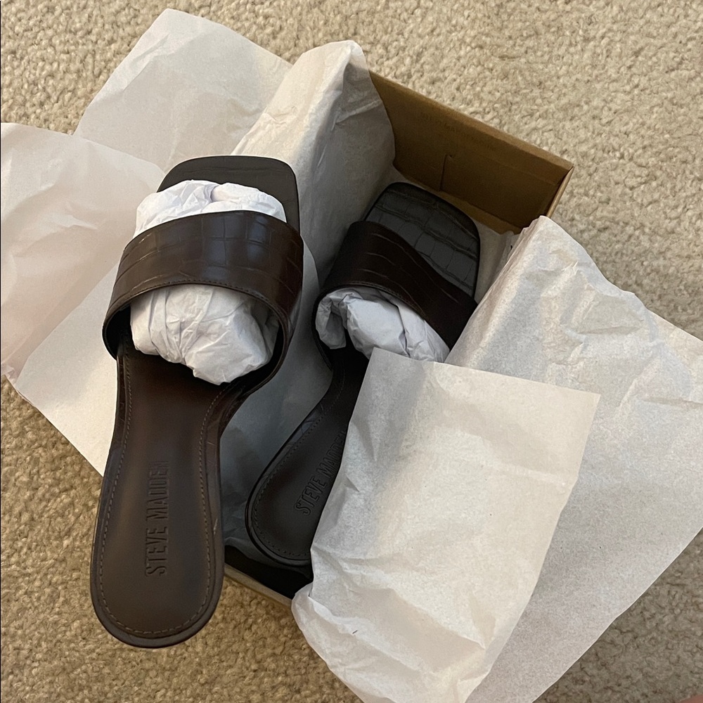 Steve Madden Curcio Brown Crocodile Wedge Sandals - Picture 2 of 5